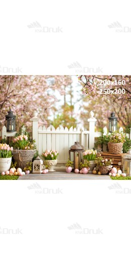 Tło fotograficzne „Wiosenna bramka z tulipanami i wielkanocnymi pisankami” | E806